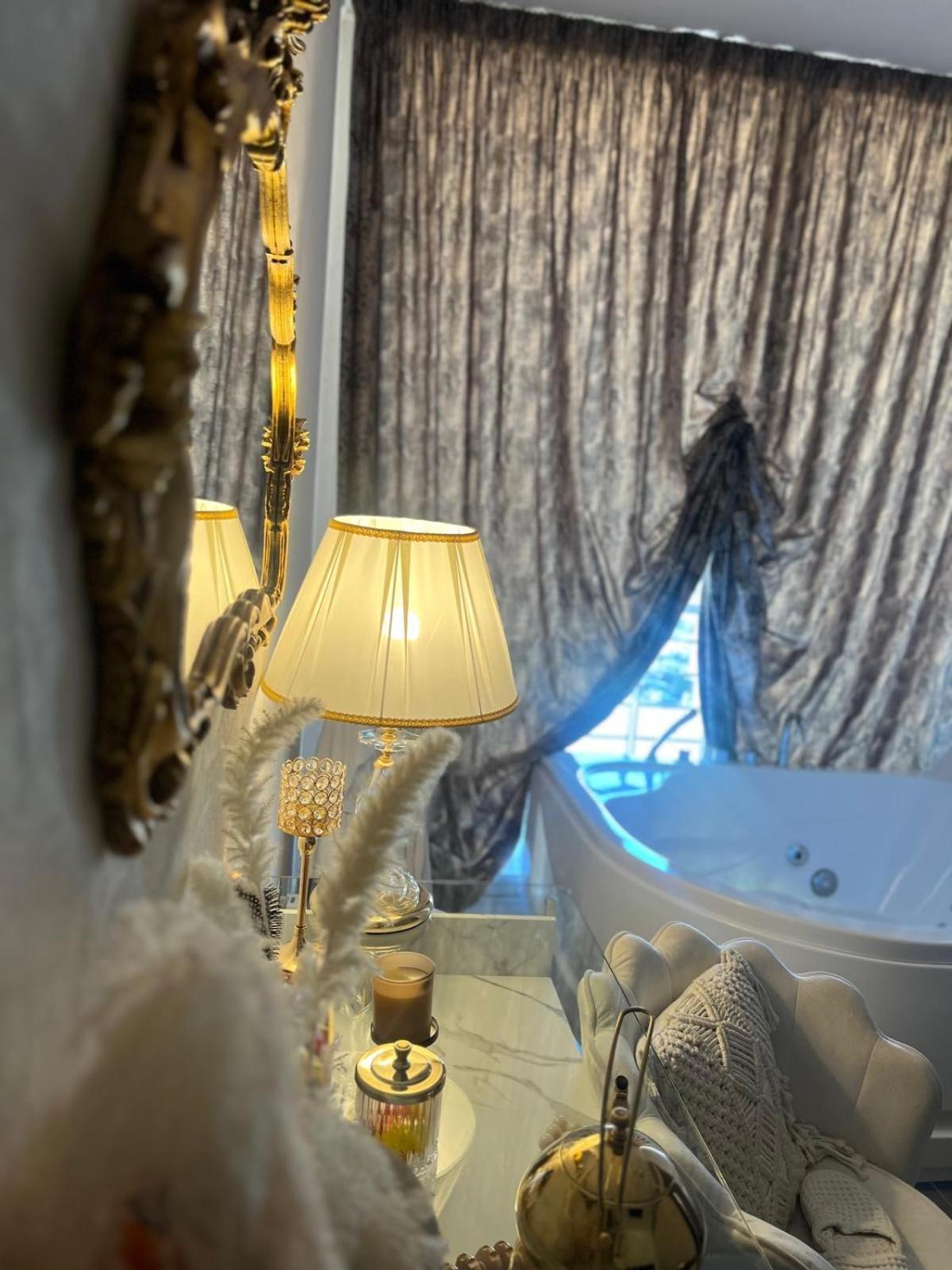Femme Noir Luxury Spa Experience San Nicola La Strada Buitenkant foto